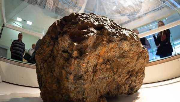 Челябинский метеорит мог быть неудачными военными учениями